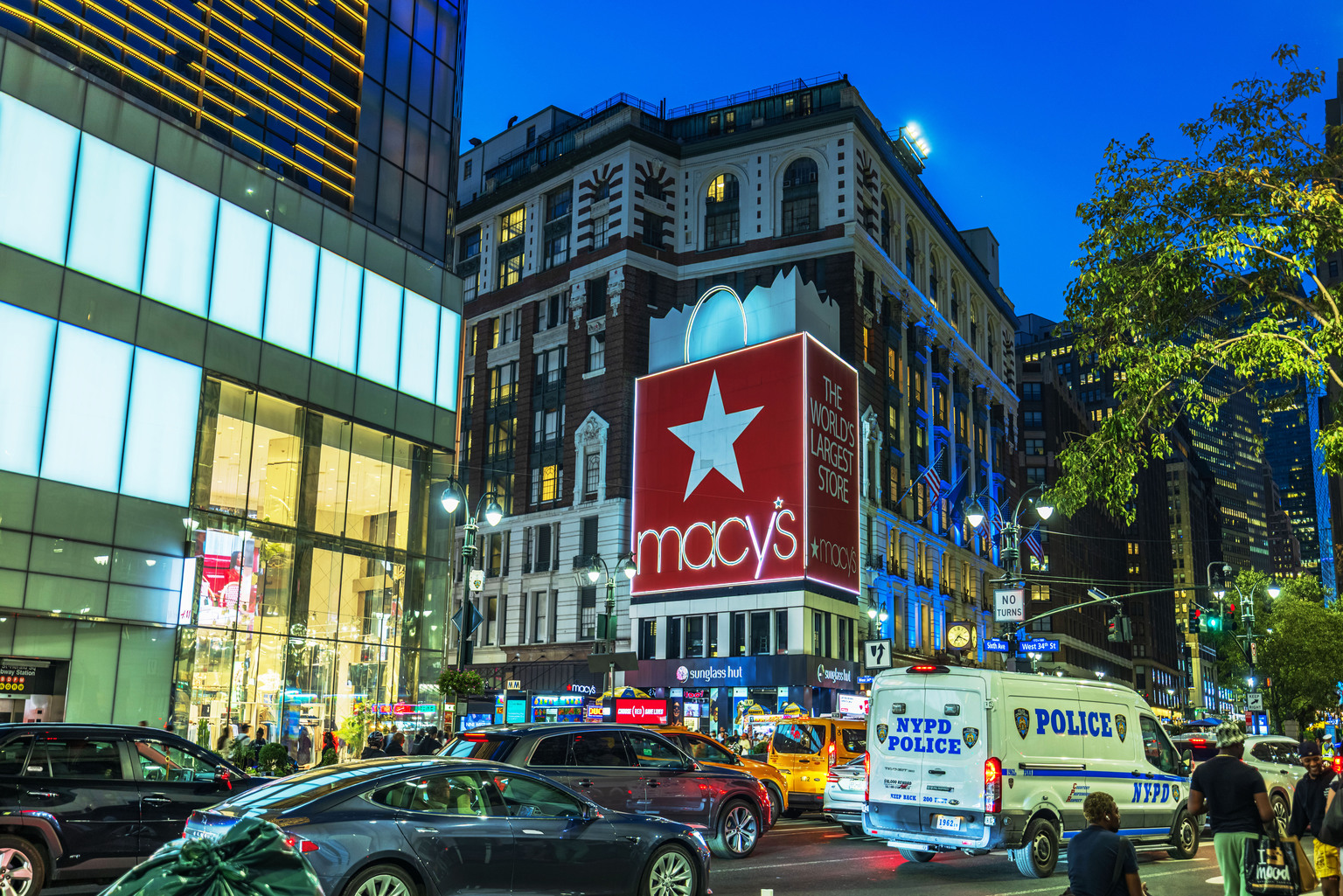 seekingalpha.com - Daniel Jones - Macy's Stock Looks Cheap, But May Not Be The Right Fit (NYSE:M)