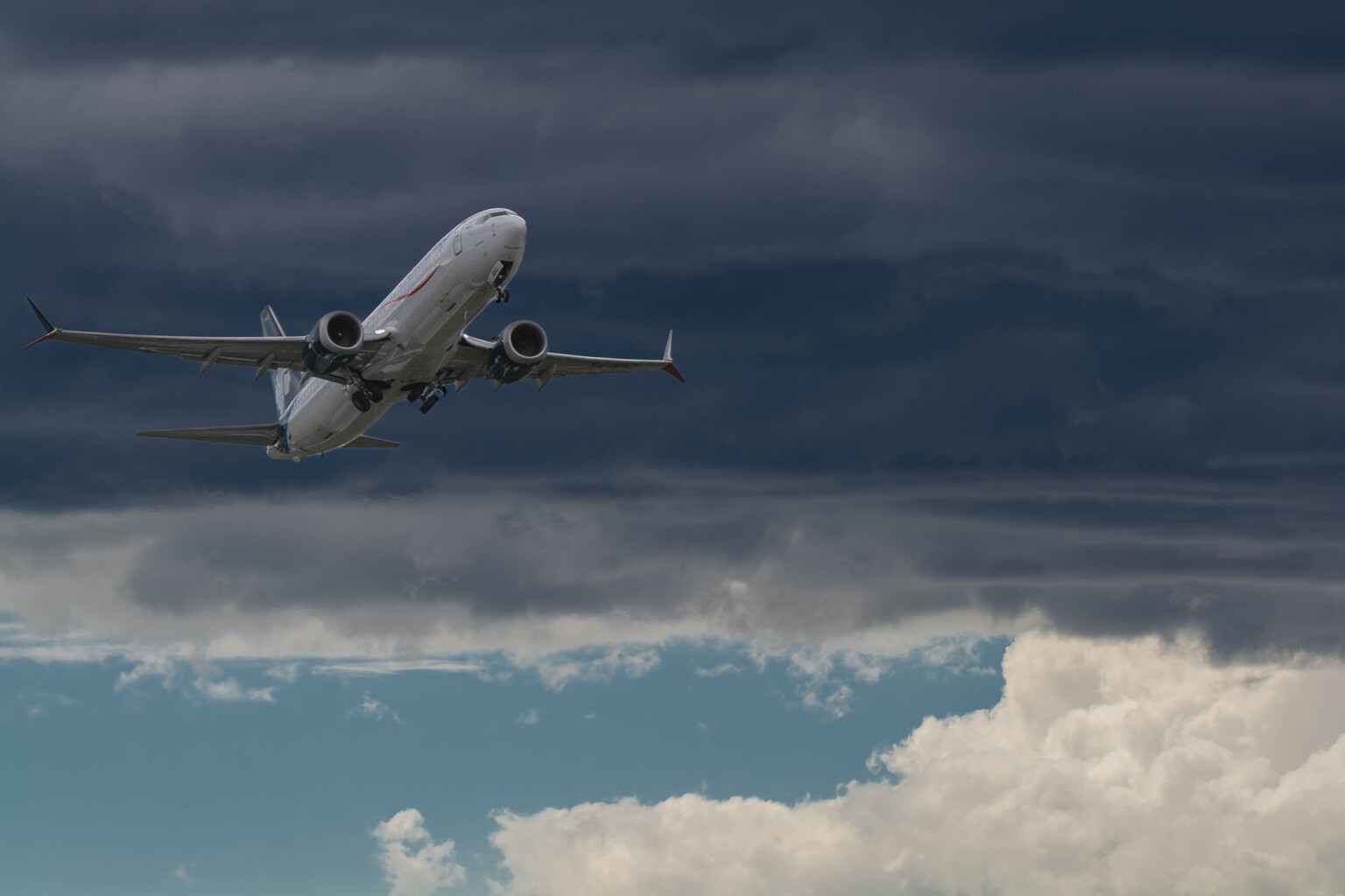 Short-Term Turbulence, Long-Term Altitude: Why I Remain Bullish On Delta (NYSE:DAL)