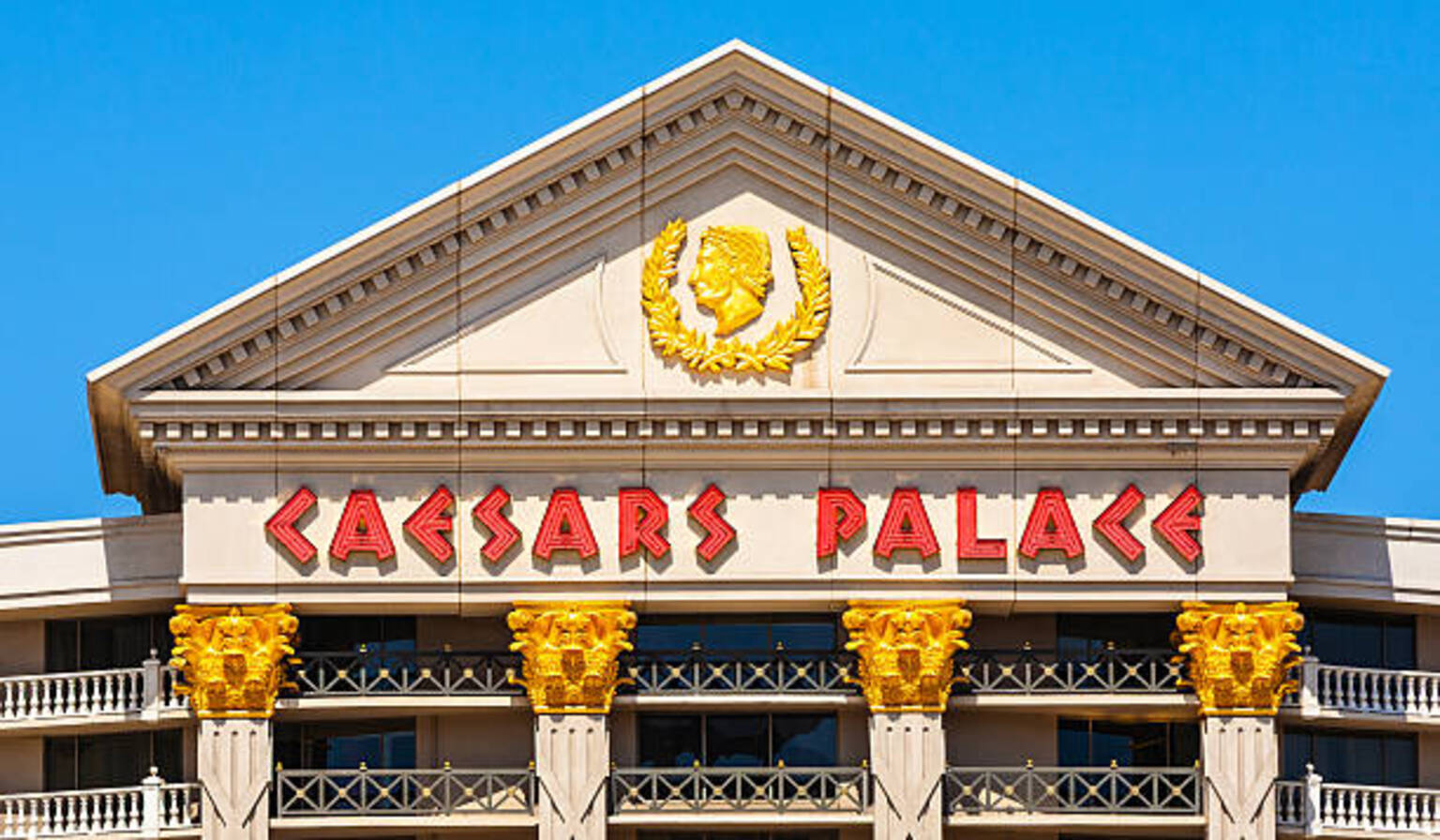 seekingalpha.com - Clark Schultz - Casino M&A: Caesars Entertainment agrees to buyout offer from Feritta Entertainment (CZR:NASDAQ)