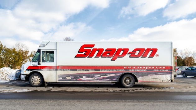 Snap-on mobile tool distribution truck