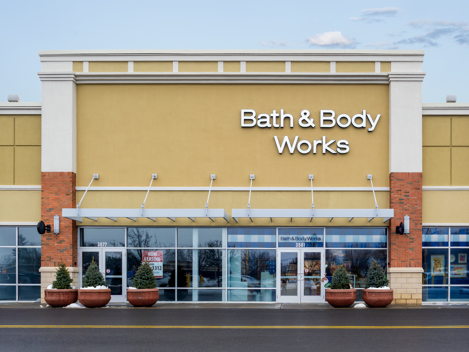 seekingalpha.com - Mayank Marwah - Bath & Body Works Is Too Cheap: Consider Jumping In (NYSE:BBWI)