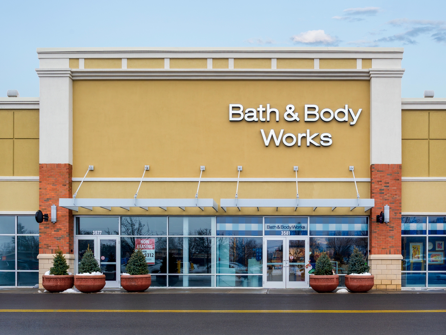 Bath & Body Works: Still Staying On The Sidelines (NYSE:BBWI)