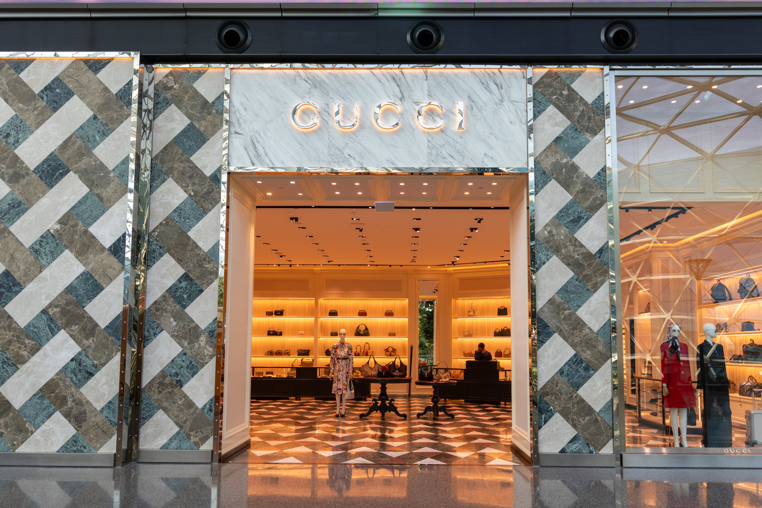 seekingalpha.com - Astrada Advisors - Kering SA: Ex-Gucci Diversification Overshadowed By China Woes; Maintain Neutral