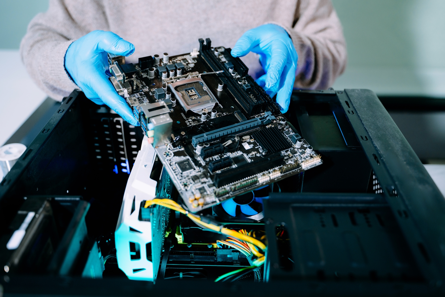 Intel: Why The Alphabet Collaboration Is A Bigger Signal Than It Looks