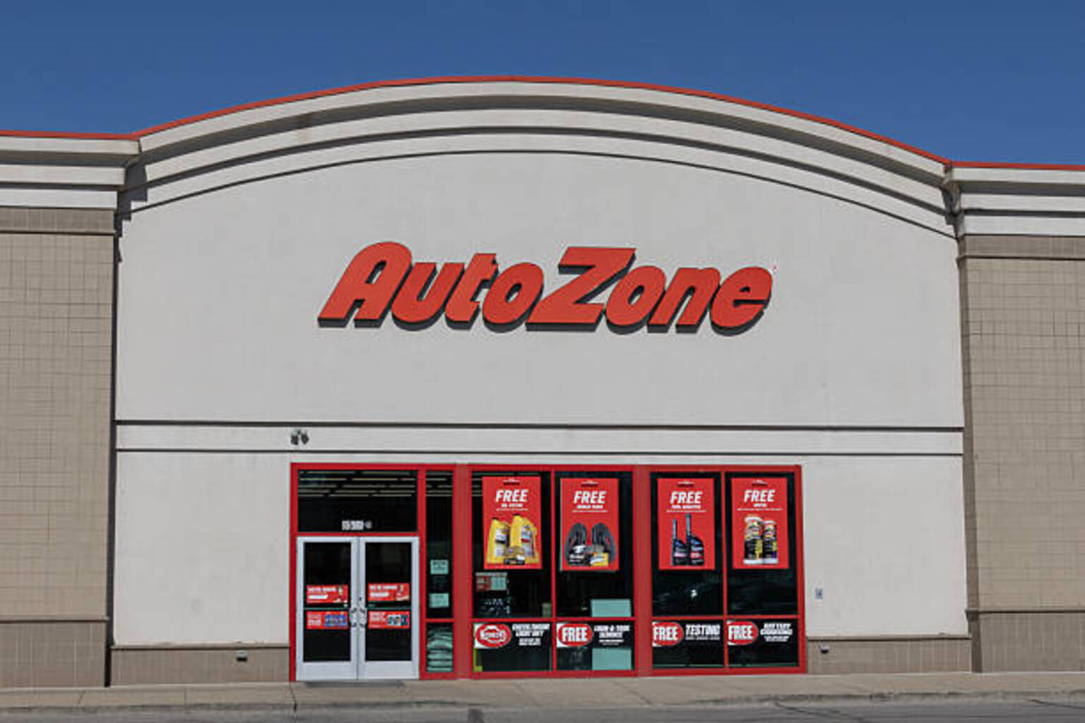 3 News Article Image Les actions d'AutoZone ont été freinées par la compression des marges au T3 et l'érosion du ROIC (AZO:NYSE)