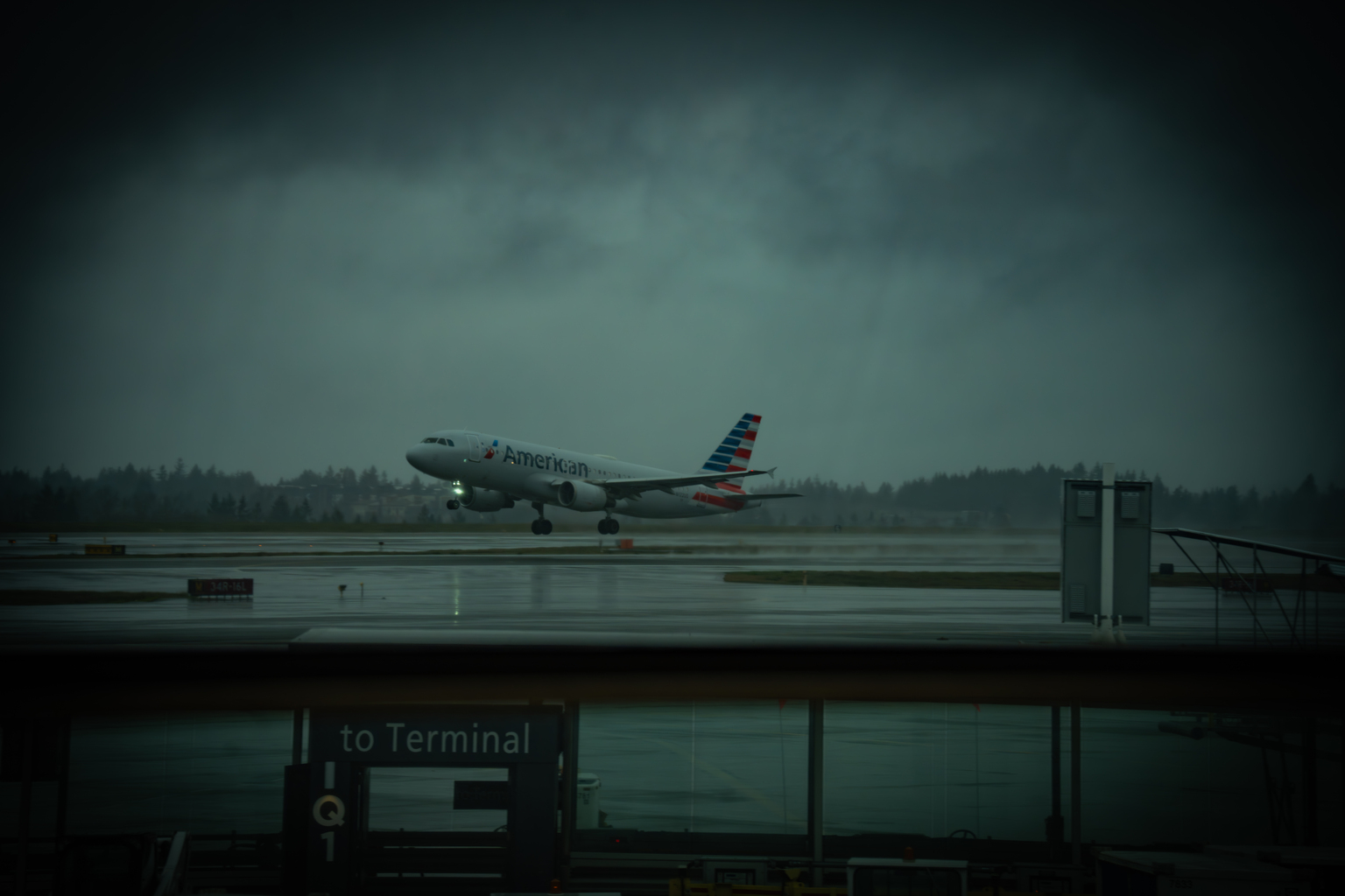 seekingalpha.com - Tim Dunn - American Airlines Stock Is In The Best Of Times, Worst Of Times (NASDAQ:AAL)