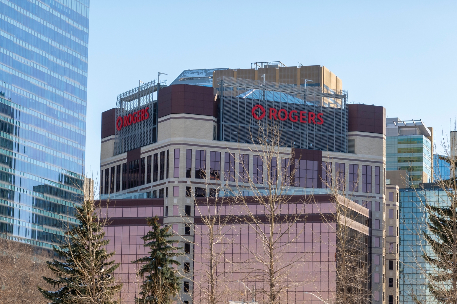 Rogers Communications: Strong Capex Reduction Boosts Free Cash Flow news thumbnail