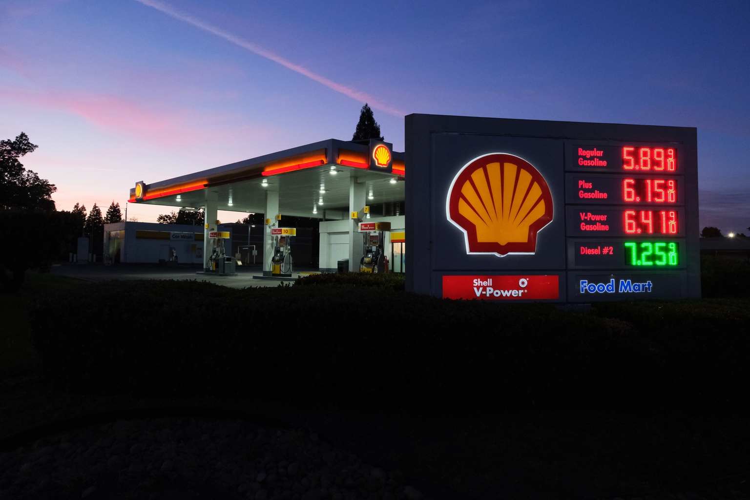 Shell: LNG And Portfolio Optimization Strengthen The Story, But Risks Are Rising
