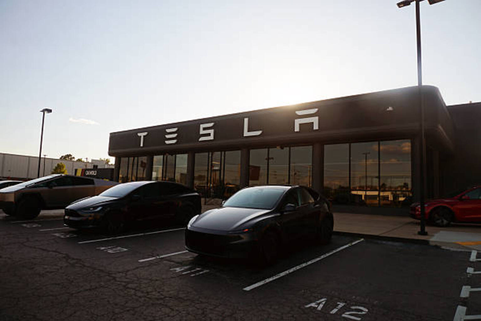 seekingalpha.com - Wall Street Breakfast - Wall Street Breakfast Podcast: Tesla Roadster Takes Flight