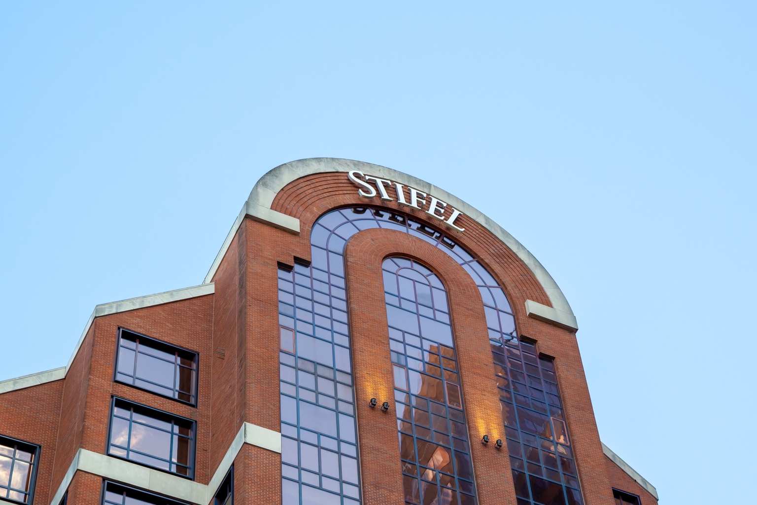 Stifel Financial: AI Cash Fears Create Buying Opportunity