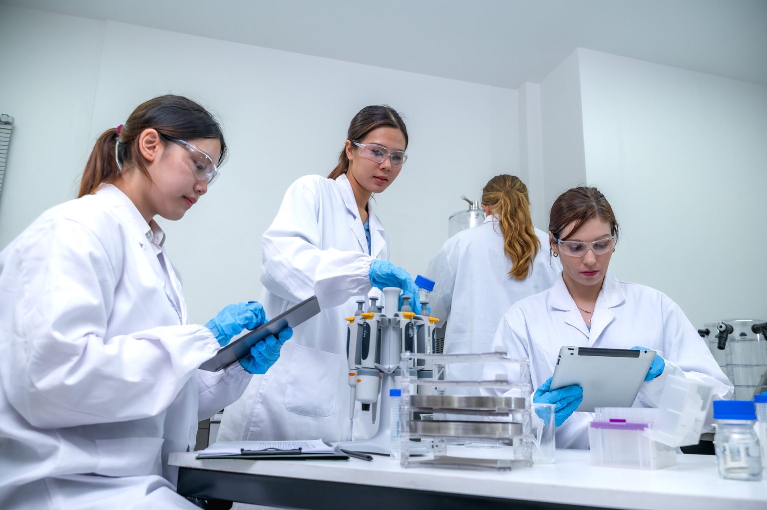 Q32 Bio: 'Strong Buy' On Solid Bempikibart SIGNAL-AA Study Data And Catalysts