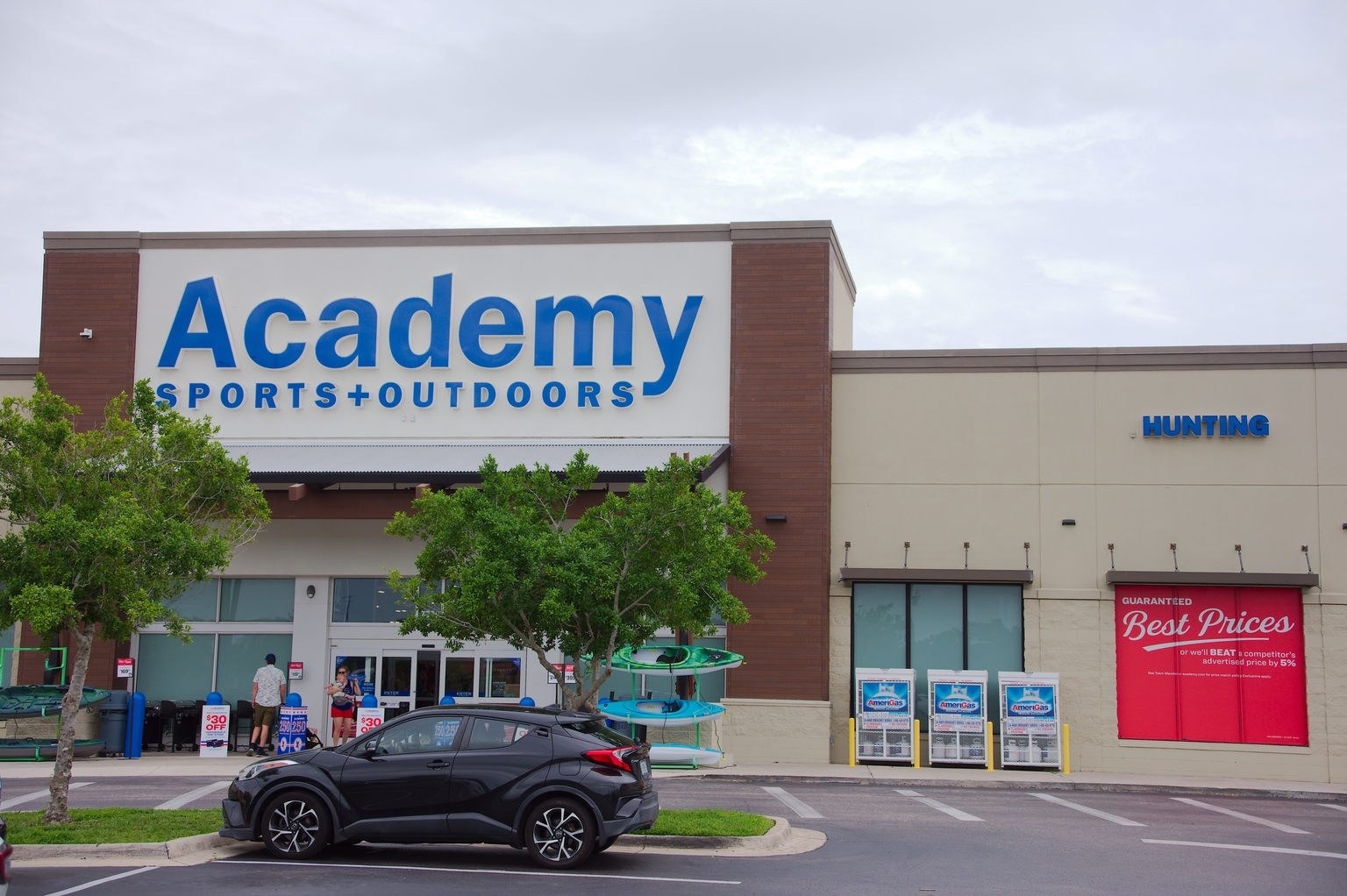 Academy Sports: HOKA Adds Excitement, But We Have To Read The Signal (NASDAQ:ASO)