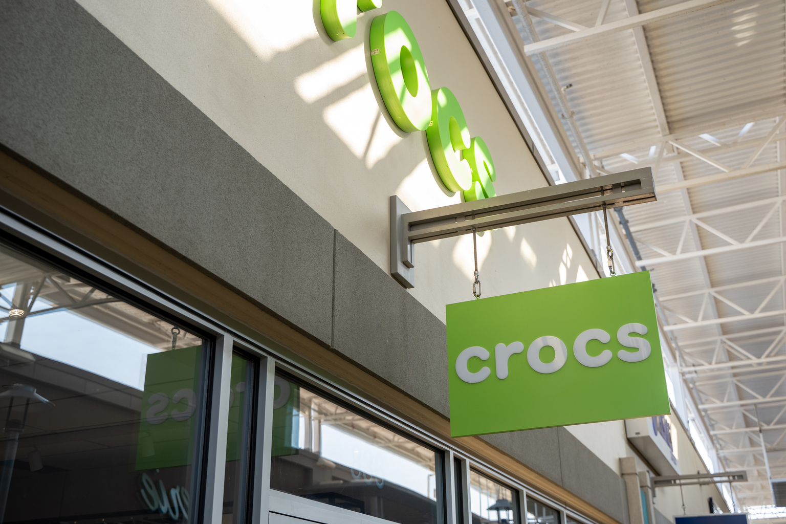seekingalpha.com - Kevin Anthony D. Arroyo - Crocs: Diversification And Share Buybacks Will Be Value Accretive, But Alternatives Exist