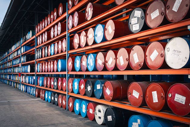 US crude imports from Saudi Arabia hit zero in July; oil benchmarks head for 8% weekly loss