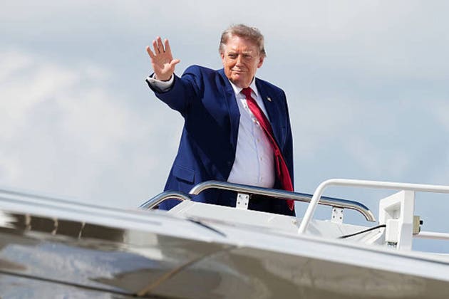 Trump signals economic pressure over new Iran strikes as Hormuz talks stall