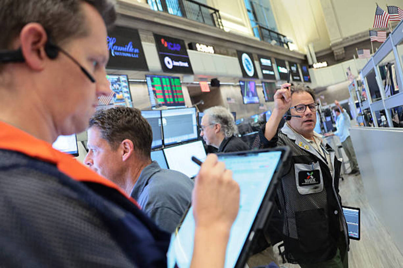 seekingalpha.com - Kim Khan - Nasdaq futures slip as Korea tumble weighs on tech (SPX:)