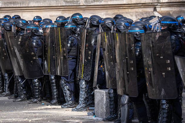 Gilets Jaunes Join French School Protestors For Weekend Of Action