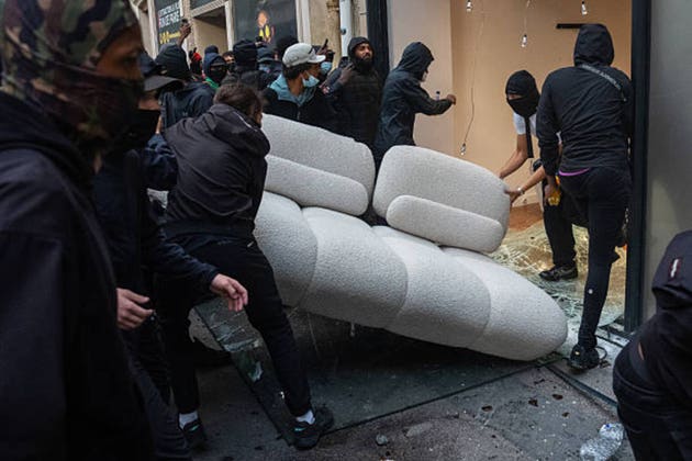 Gilets Jaunes Join French School Protestors For Weekend Of Action