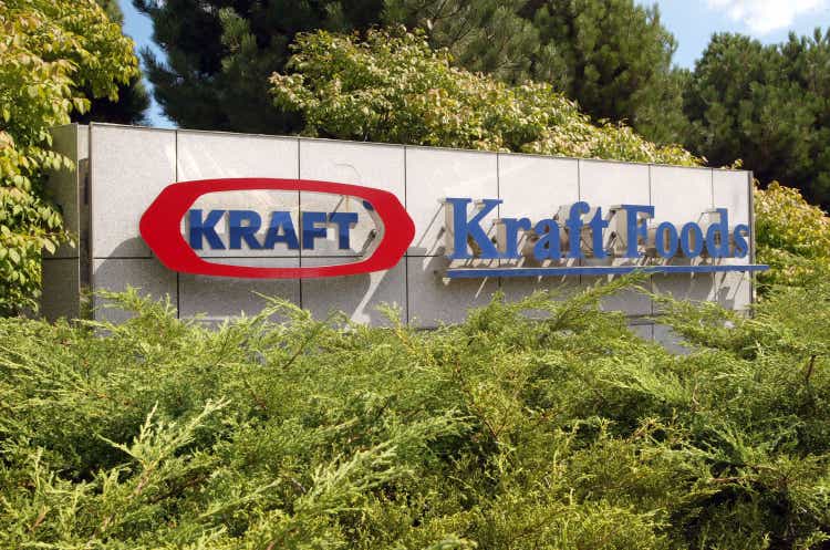 Kraft Heinz: The 6 Degrees Of Warren Buffett (NASDAQ:KHC)