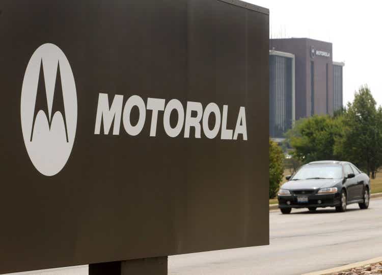 Motorola To Make Semiconductor Unit Separate Company