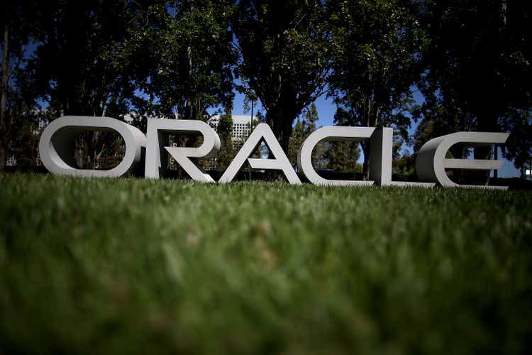 Oracle reports quarterly earnings