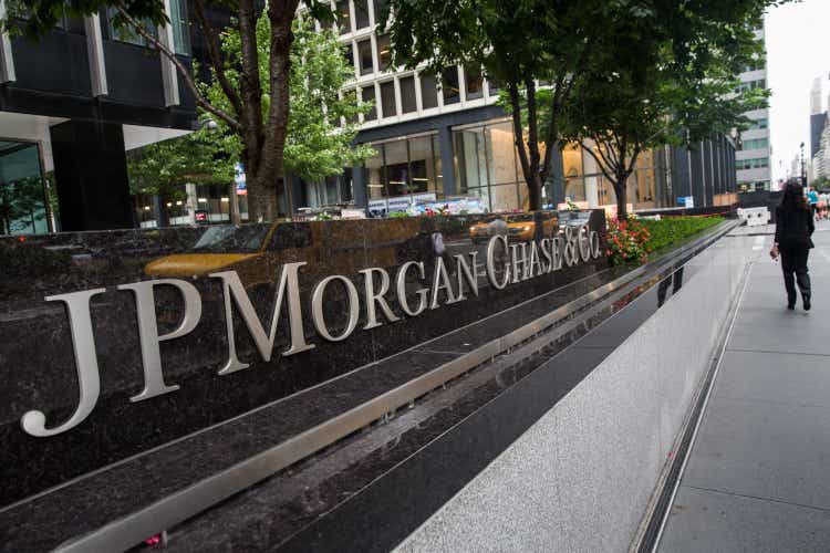 JPMorgan Chase shares rise after 2023 NII guidance boost, first-quarter earnings top (NYSE: JPM)