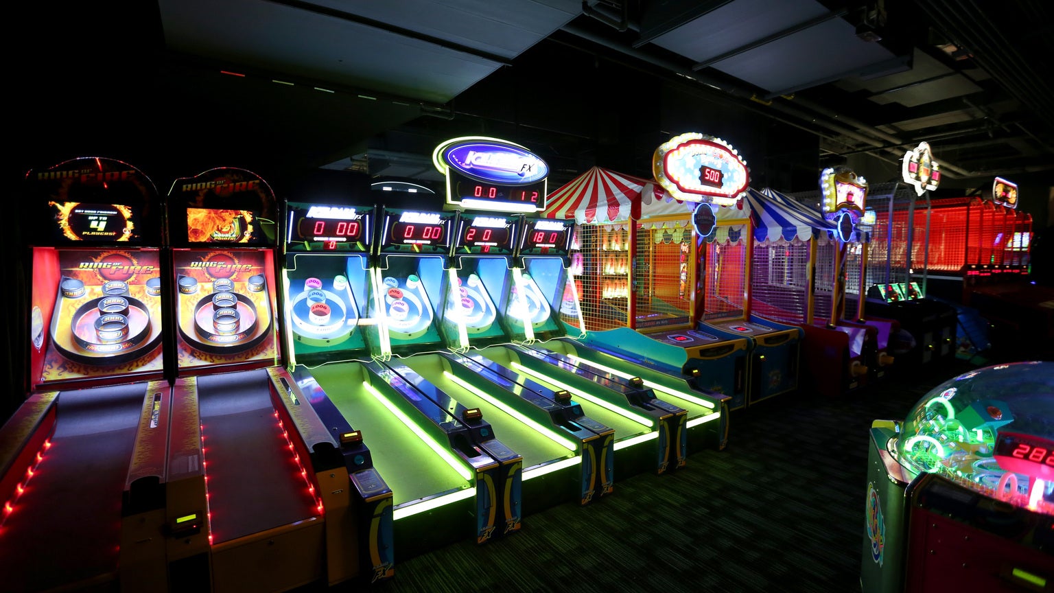 Dave & Buster's Hiring Ahead of June Opening