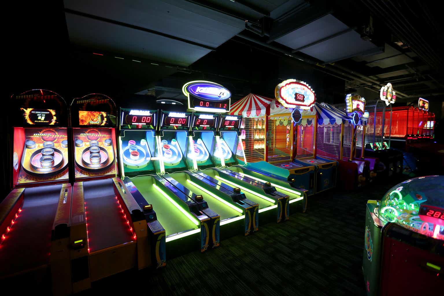 Dave & Buster's hiring 180 positions for Lynnwood opening