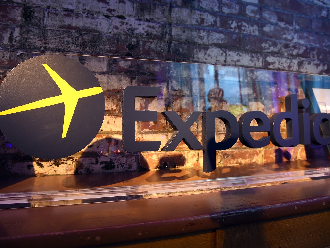 Expedia, Apple and LVMH will benefit from a strong dollar, says BK