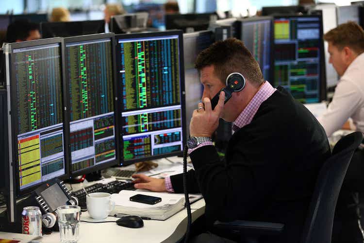 S&P, Nasdaq i Dow Jones spadły, a rentowności wzrosły po dobrych danych o sprzedaży detalicznej