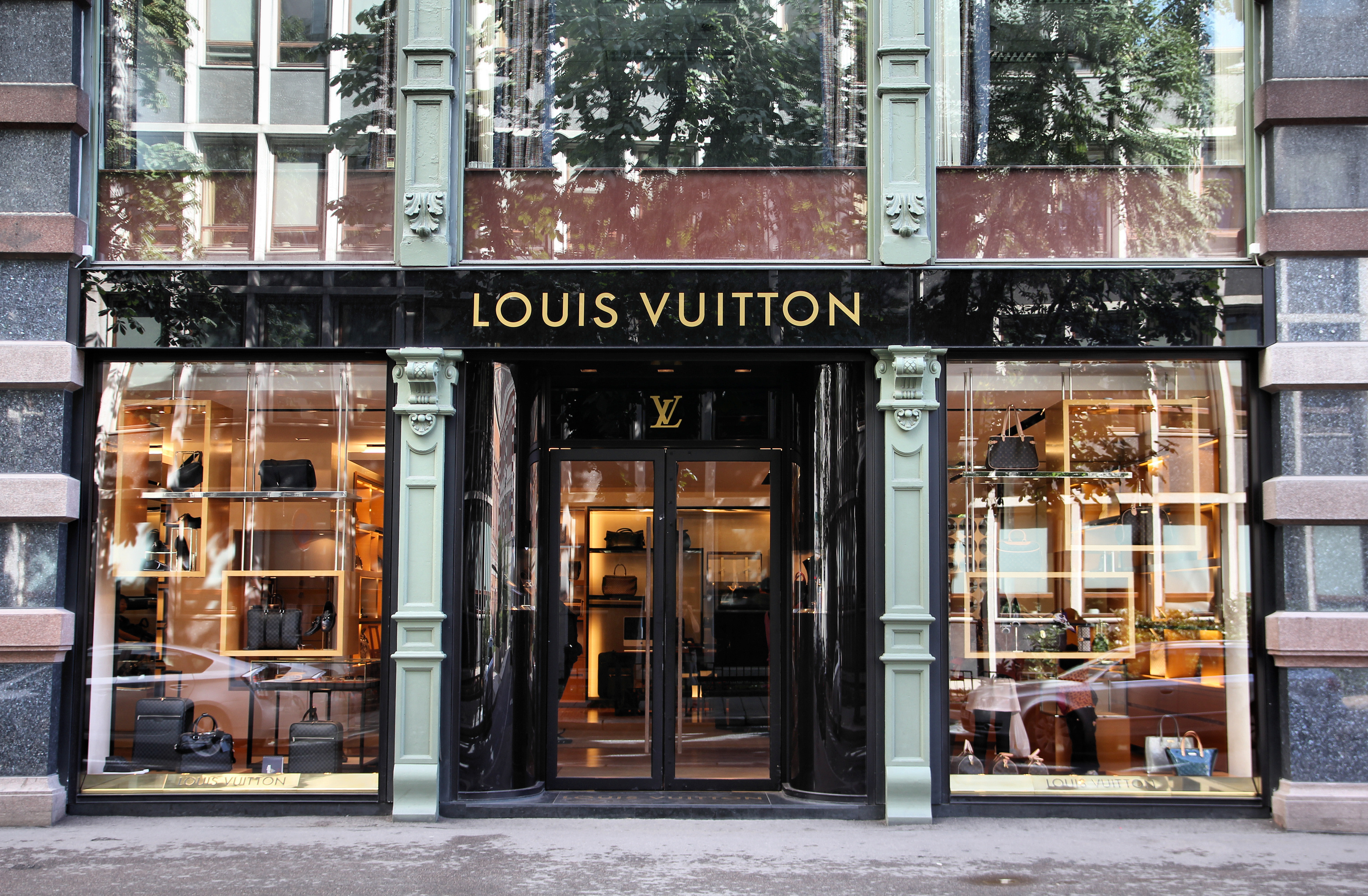 Louis Vuitton Orlando Mens store United States