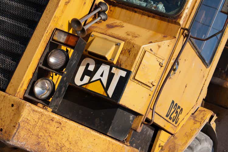 Caterpillar D25C Kipper