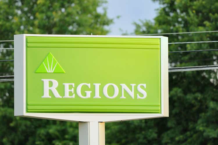 Regions bank sign
