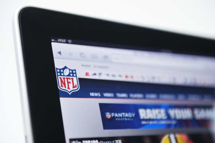 Google increasing heat on Apple over NFL Sunday Ticket package as