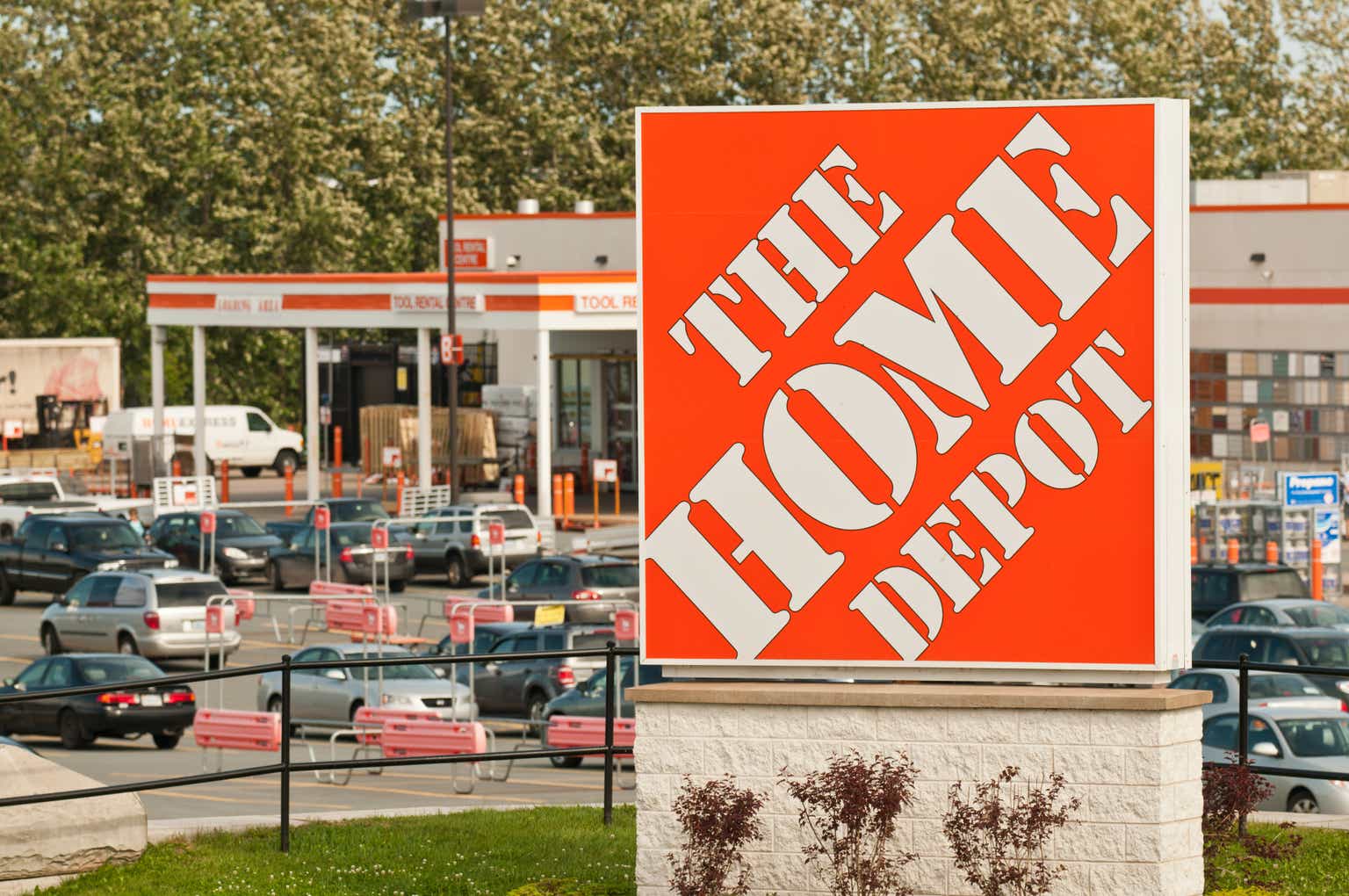 Home Depot: Q4 Strength Isn't Projected To Last