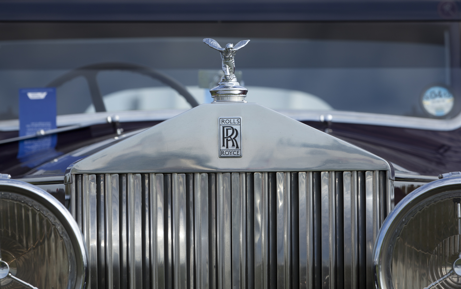 Workers at RollsRoyce UK car plant win record pay deal  union  Reuters