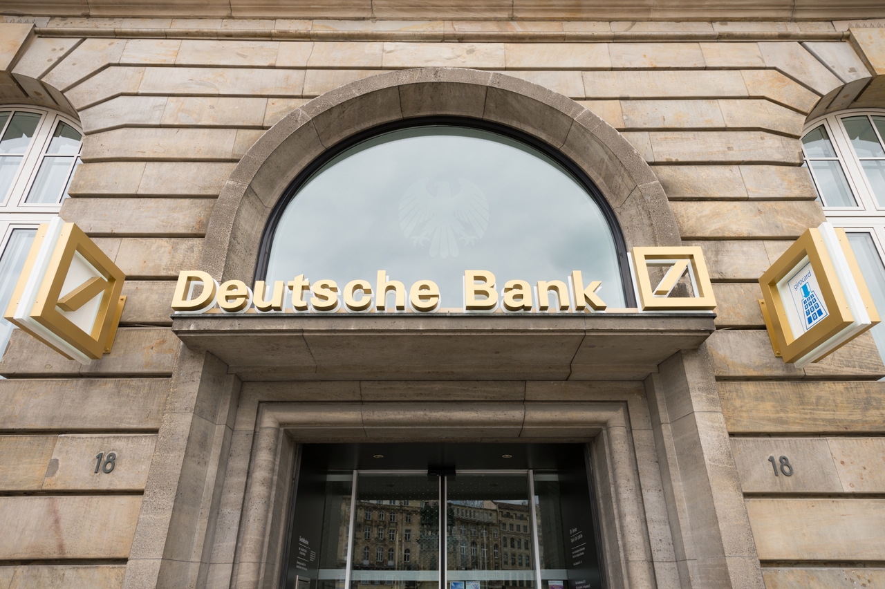 4 stocks to watch on Friday: Deutsche Bank, JOANN and more (NYSE:DB ...