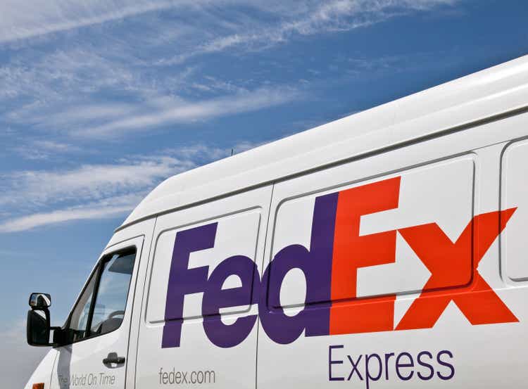 FedEx van