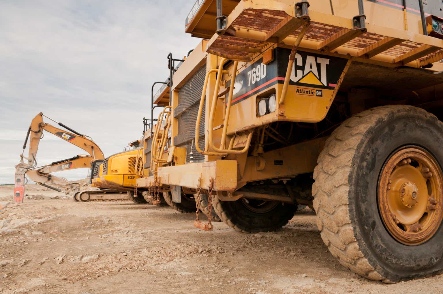 Caterpillar Stock Falls After Company Smashed Earnings. What's