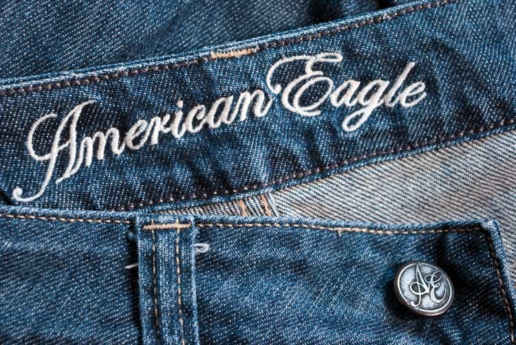American Eagle Outfitters slides after warning on first-half headwinds ...