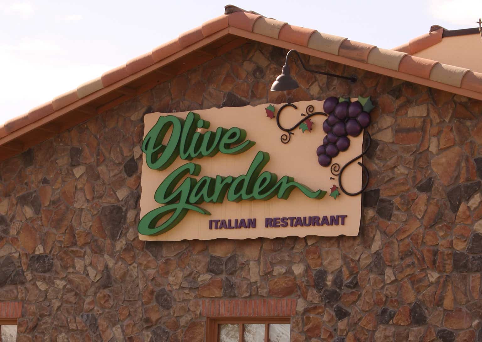 Darden's Triumph Amid QSR Woes (Q4 Earnings Preview)
