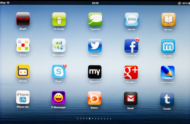 Social network App icons on New iPad