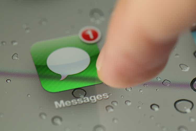 Apple Embraces RCS Messaging: A Welcome Reversal 1 Messages app on the New iPad