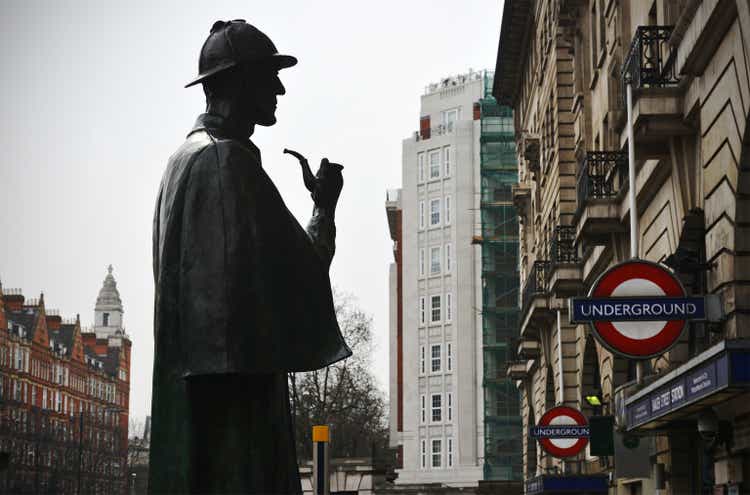 Baker Street Silhouette