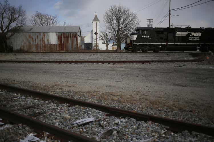 U.S. Rail Traffic Rises Following Holidays