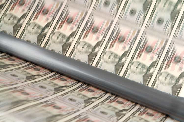 Printing US dollar banknotes