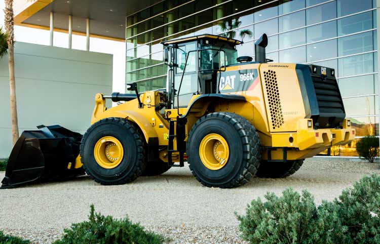 Caterpillar 966K Loader