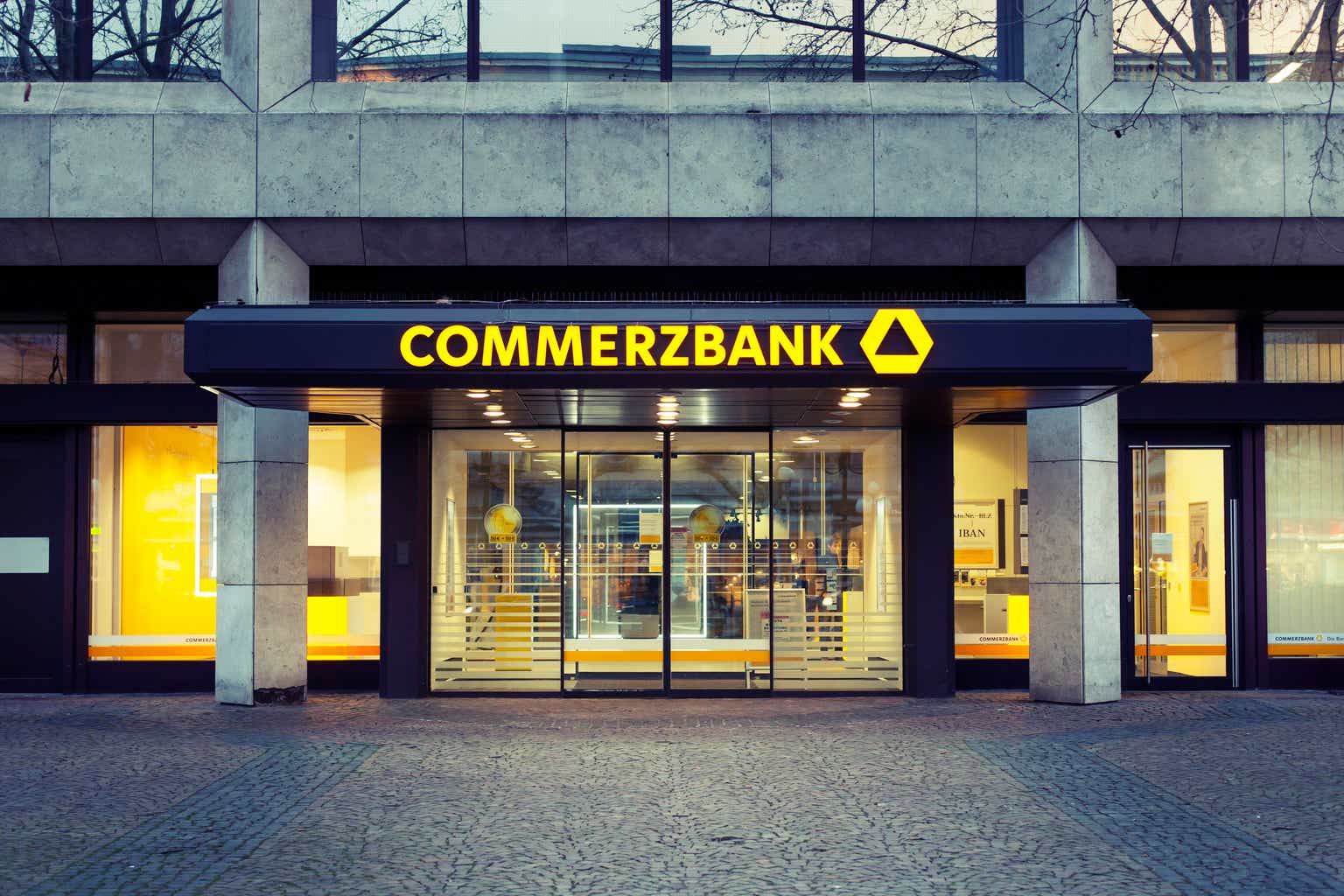 Commerzbank: ROTE target for 2027 raised to 12.3%