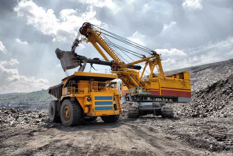 Loading of iron ore