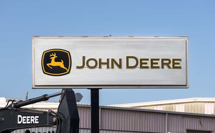 John Deere Sign and Logo